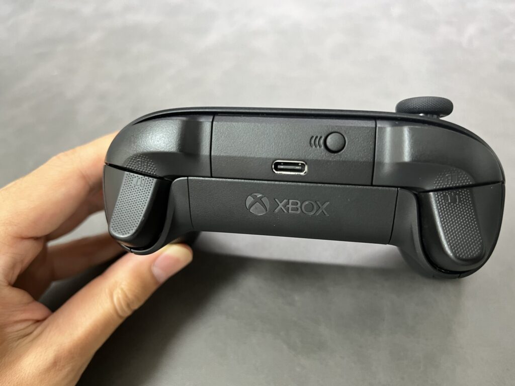 XboxコントローラーのUSBポート